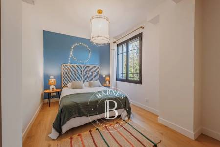 accès facile au marché et au débarcadère