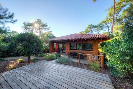 PYLA SUR MER PROCHE MOULLEAU A VENDRE VILLA EN BOIS AVEC PISCINE