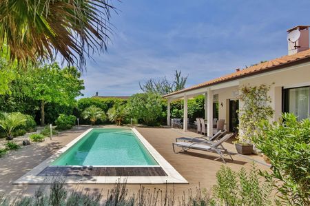 Notre zone d'activité pour ce service Cabane de style Bartherotte à la vente