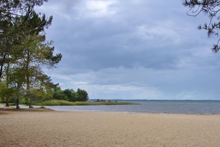 SANGUINET, SUPERBE PROPRIÉTÉ AU BORD DU LAC