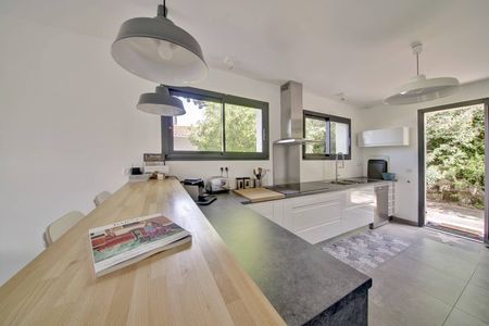 A VENDRE ARCACHON ABATILLES VILLA ENTIÈREMENT RÉNOVÉE