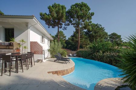 VENDU VILLA AVEC PISCINE PEREIRE