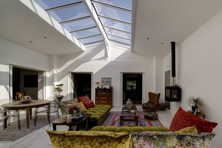 A QUELQUES MINUTES DE LA PLAGE PEREIRE A VENDRE VILLA AVEC PISCINE