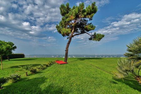 A VENDRE APPARTEMENT AVEC JARDIN PRIVATIF ET VUE PANORAMIQUE SUR LA MER PYLA SUR MER