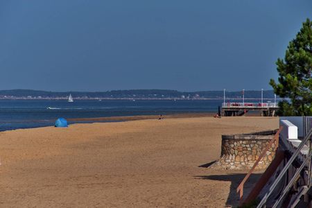 A VENDRE SUPERBE APPARTEMENT VUE MER LE MOULLEAU