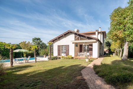 Grande villa traditionnelle avec piscine à vendre PYLA SUR MER