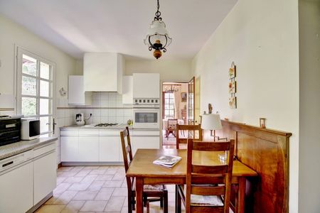 A VENDRE PYLA SUR MER QUARTIER CALME, GRANDE VILLA TRADITIONNELLE AVEC PISCINE