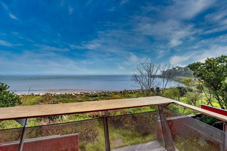 A VENDRE VILLA STYLE CABANE EN PREMIÈRE LIGNE AU CAP FERRET