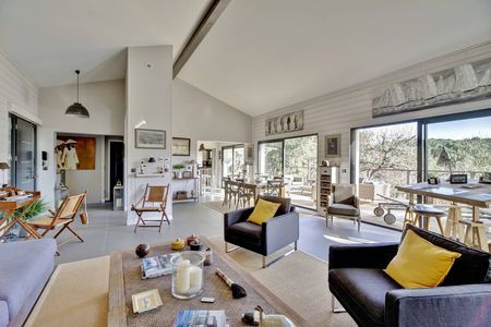 SUPERBE VILLA CONTEMPORAINE PROCHE COMMERCES ABATILLES A VENDRE