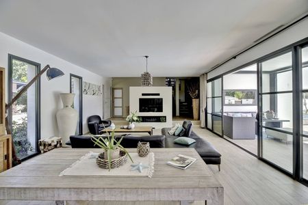 BELLE VILLA CONTEMPORAINE AVEC PISCINE A VENDRE PROCHE PYLA SUR MER