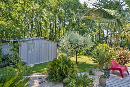 villa de charme en bois avec piscine et joli jardin à vendre audenge
