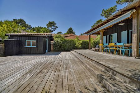 CAP FERRET VILLA EN BOIS AVEC TERRASSE A VENDRE