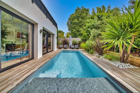 VILLE D'HIVER BELLE VILLA AVEC PISCINE PLEIN SUD A VENDRE QUARTIER RÉSIDENTIEL ARCACHON
