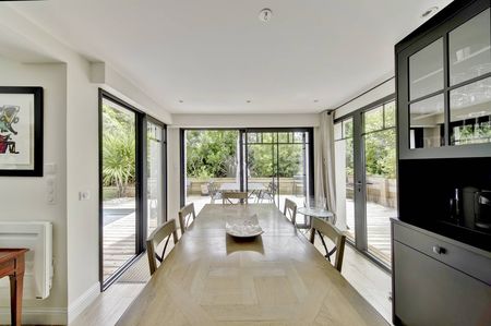 VILLA D'ARCHITECTE A VENDRE PROCHE DES PLAGES PEREIRE