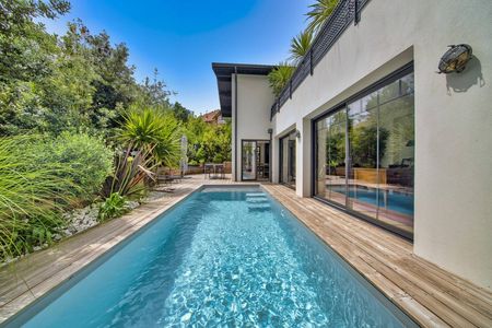 SITUÉE EN VILLE D'HIVER A VENDRE VILLA PARFAIT ETAT ARCACHON