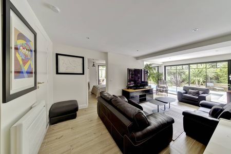 A VENDRE PROCHE PEREIRE SUPERBE VILLA AVEC JARDIN PAYSAGE