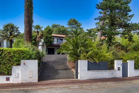 VILLA AVEC PISCINE VENUE PAT BARNES SECTEUR PEREIRE