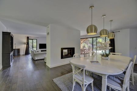 A VENDRE LA HUME, JOLIE PROPRIÉTÉ AVEC VILLA EN BOIS PISCINE DOUBLE GARAGE