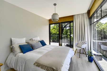 ACHAT CONTEMPORAINE LA TESTE