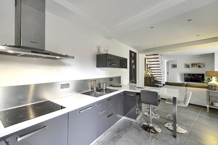 A VENDRE QUARTIER RÉSIDENTIEL ARCACHON VILLE D'HIVER JOLIE VILLA ARCACHONNAISE