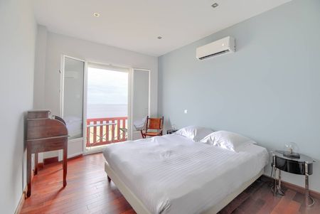 APPARTEMENT DE 3 CHAMBRES A VENDRE VUE SUR LE BASSIN D'ARCACHON EN PREMIÈRE LIGNE