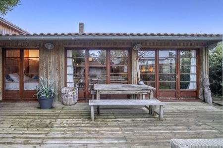 A VENDRE VILLA STYLE CABANE CENTRE CAP FERRET
