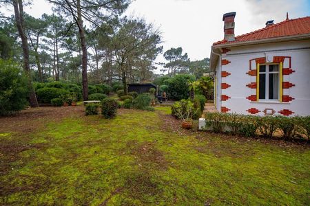 MAISON 44 HECTARES CAP FERRET