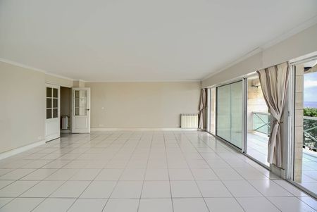 VASTE APPARTEMENT LUMINEUX A VENDRE SITUÉ EN PREMIÈRE LIGNE CENTRE VILLE ARCACHON