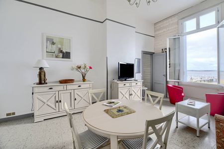 VENTE GRAND APPARTEMENT PREMIÈRE LIGNE VUE MER ET CENTRE VILLE ARCACHON JETÉE D'EYRAC