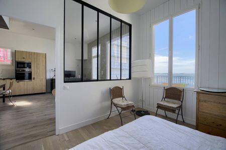 APPARTEMENT ENTIÈREMENT RÉNOVÉ TERRASSE VUE MER PREMIÈRE LIGNE A VENDRE ARCACHON