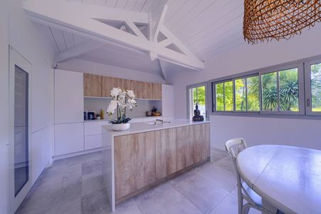 SUBLIME VILLA EN BOIS A VENDRE GUJAN MESTRAS