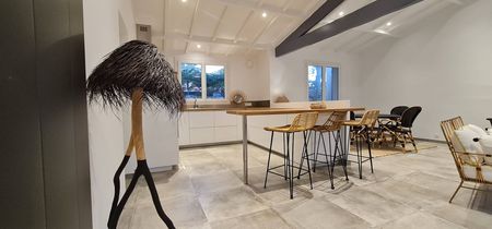 VILLA DE PLAIN PIED 5 PIECES PISCINE A VENDRE LA HUME