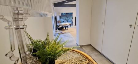 VILLA ENTIÈREMENT RÉNOVÉE À VENDRE LA HUME 5 PIÈCES PISCINE