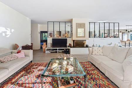 MAGNIFIQUE VILLA FAMILIALE RENOVÉE, 6 CHAMBRES ET PISCINE, AU PYLA-SUR-MER