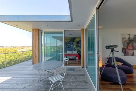 A VENDRE CADRE NATURE VUE PANORAMIQUE SUR LE BASSIN D'ARCACHON SUPERBLE VILLA D'ARCHITECTE AVEC MAGNIFIQUE PISCINE