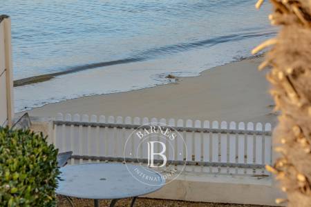 VILLA EN PREMIÈRE LIGNE AVEC ACCÈS PRIVATIF À LA PLAGE D'ARCACHON