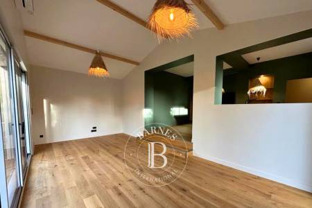 villa bois Cap Ferret avec grande terrasse en bois exotique