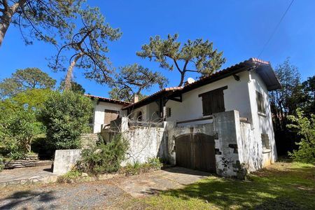 TERRAIN DE 1050 M² AVEC VILLA À RÉNOVER EN PLEIN CENTRE DU CAP FERRET