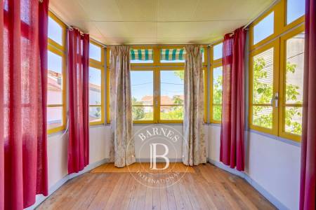 MAISON ARCACHONNAISE À RÉNOVER EN VILLE D’AUTOMNE À ARCACHON