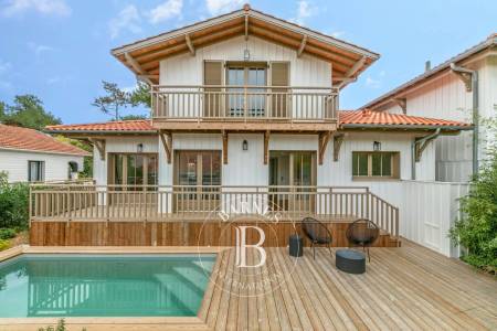 VILLA AVEC PISCINE AU CENTRE DU CAP FERRET
