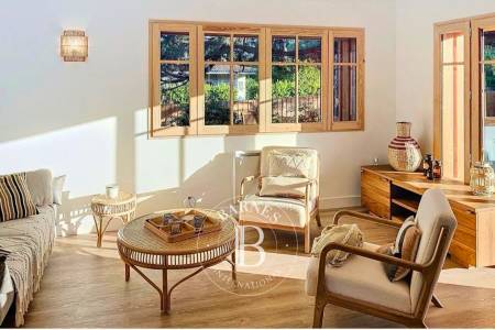 VILLA TYPIQUE FERRET CAPIENNE RÉNOVÉE, EN PLEIN COEUR DU VILLAGE DU CAP FERRET