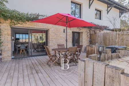 EXCEPTIONNELLE PROPRIÉTÉ AVEC PISCINE ET PROCHE PLAGE, AU PYLA-SUR-MER