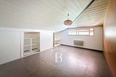 immobilier de luxe avec grand jardin arboré