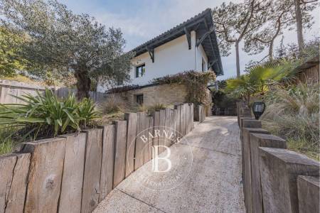villa lumineuse Pyla-sur-Mer jardin arboré et espaces extérieurs