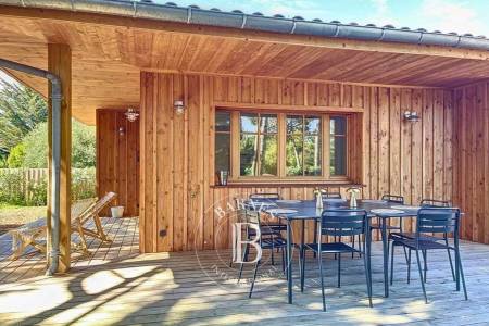 VILLA TYPIQUE FERRET CAPIENNE RÉNOVÉE, EN PLEIN COEUR DU VILLAGE DU CAP FERRET