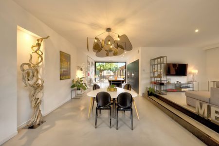 MAGNIFIQUE VILLA DE PLAIN PIED SUPERBEMENT RÉNOVÉÉ A VENDRE EN COEUR DE VILLE D'ARCACHON