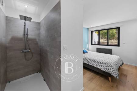 VILLA AVEC 4 CHAMBRES, PISCINE ET SALLE DE SPORT, ET PLAGE À PIED AU PYLA-SUR-MER