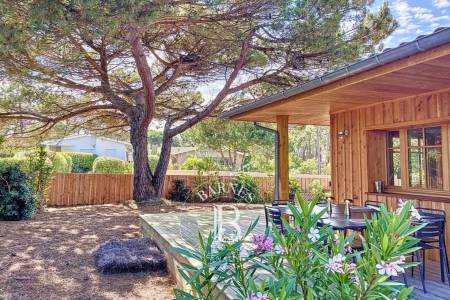 VILLA TYPIQUE FERRET CAPIENNE RÉNOVÉE, EN PLEIN COEUR DU VILLAGE DU CAP FERRET
