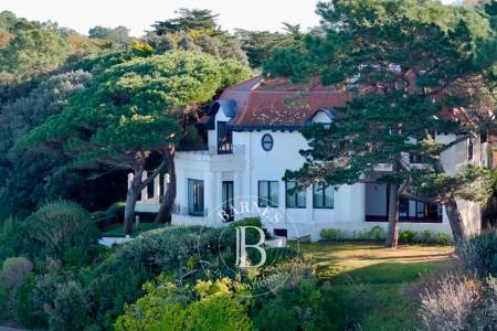 EXCEPTIONNELLE PROPRIÉTÉ PREMIÈRE LIGNE AU MOULLEAU, À ARCACHON