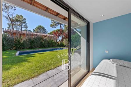 VILLA AVEC 4 CHAMBRES, PISCINE ET SALLE DE SPORT, ET PLAGE À PIED AU PYLA-SUR-MER